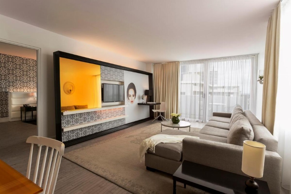 One bedroom suite with balcony 